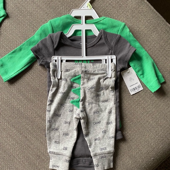 Baby Dino outfit - Picture 2 of 2